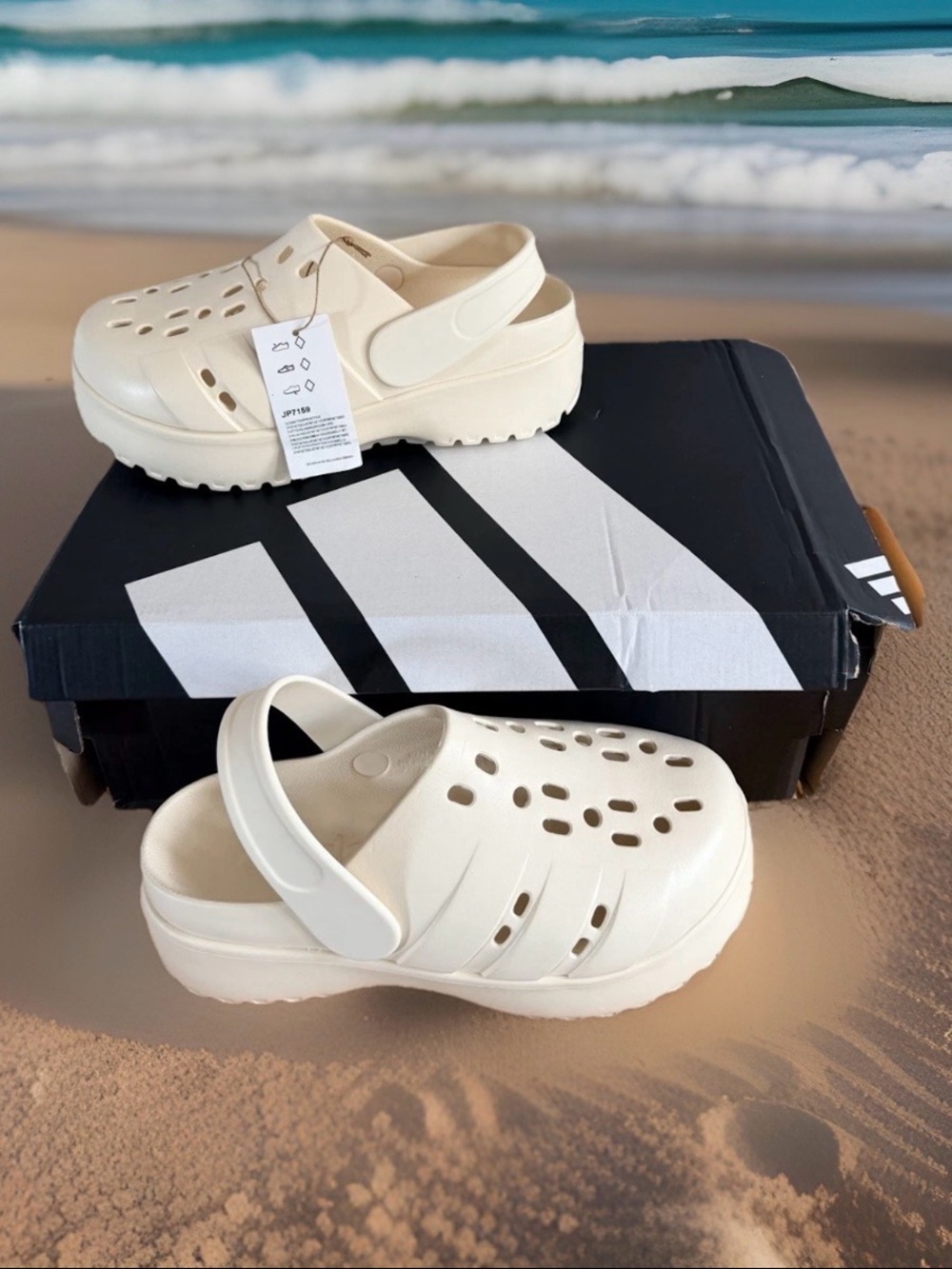 Adidas Women’s Adilette Platform Clogs. Ivory/Off White. New in Box.